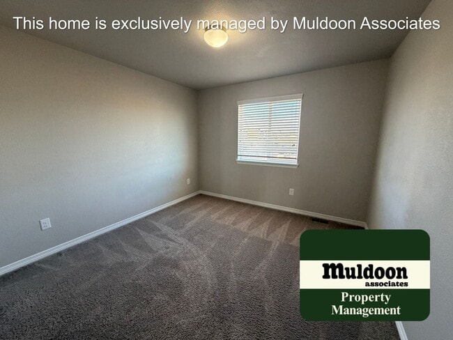 Building Photo - Newer build ready to move in!