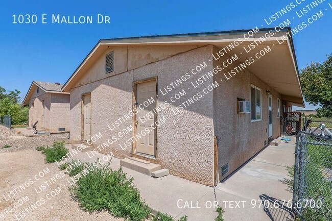 Building Photo - Duplex in Pueblo West!