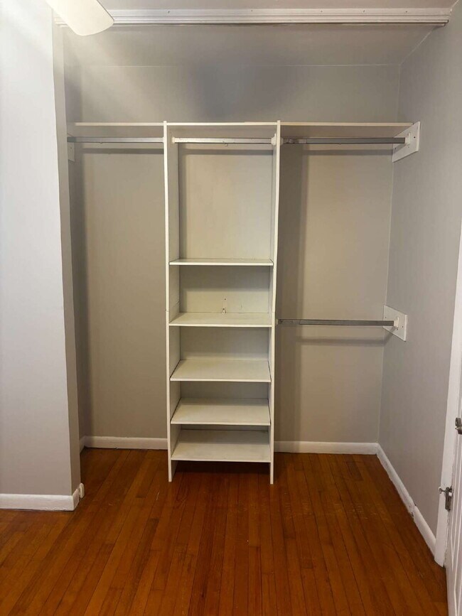 Building Photo - "Charming 3-Bed Oasis with Granite Touches in Fayetteville – 1600 Sq Ft of Comfort!"