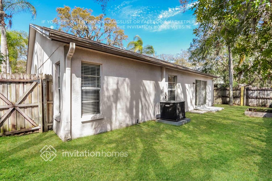 Building Photo - 4004 Fontana Pl