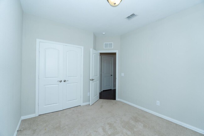 Building Photo - 2813 Barnsley Dr