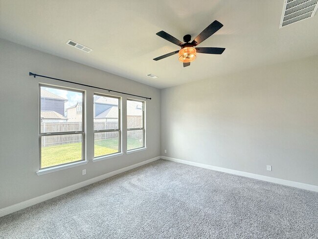 Building Photo - Gorgeous 4-Bedroom Home in Woodbridge Esta...