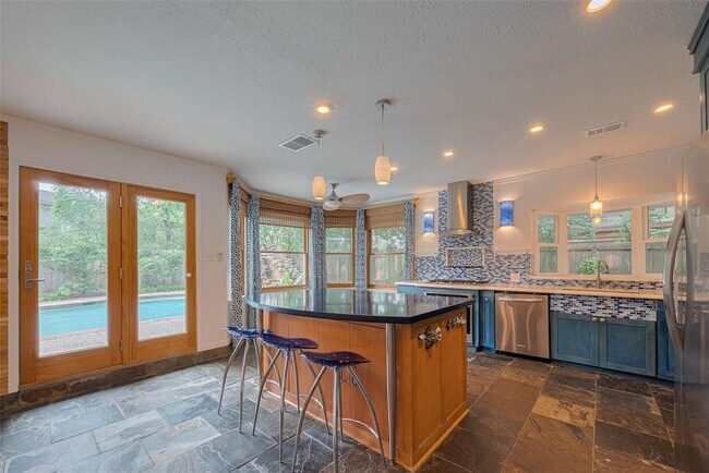 Building Photo - 3614 Spring Arbor Way