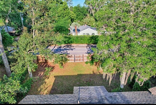 Building Photo - 1635 NW 7th Pl