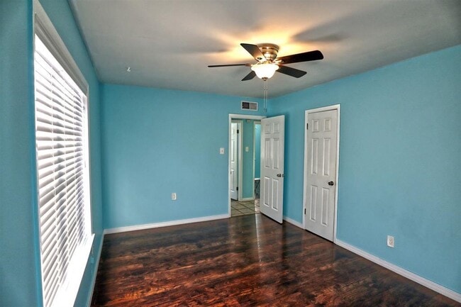 Building Photo - 209 Margaret Ln