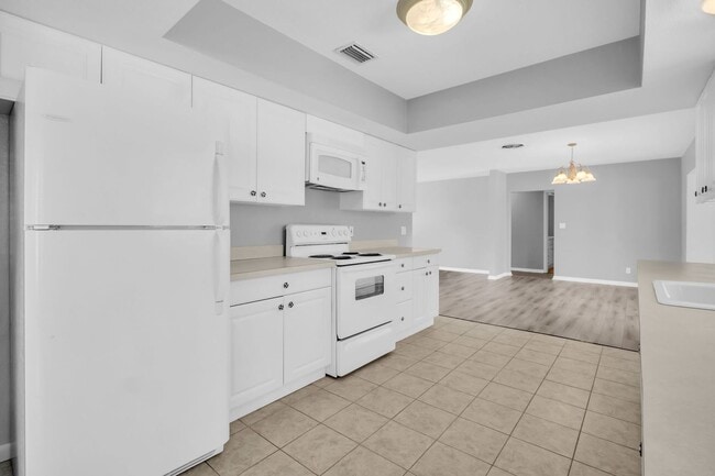 Building Photo - MAXIMO MOORINGS 3/2/2 HOME NEAR ST. PETE B...