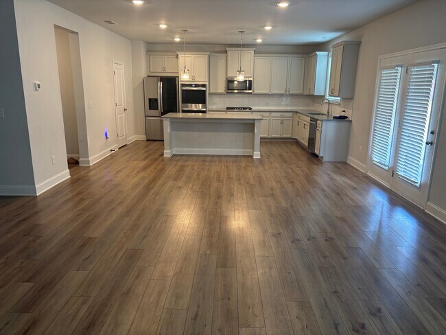 Building Photo - Spruce Way