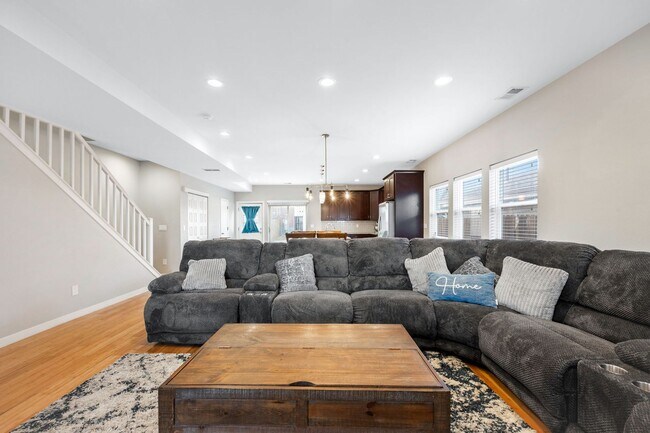 Building Photo - 3BD, 2.5BA Half-Duplex for Lease in Commerce City with 2-Car Garage