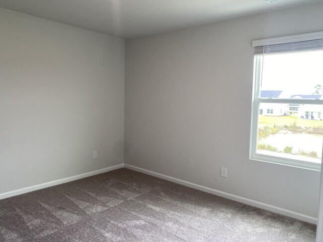 Building Photo - 105 Stillhouse Dr