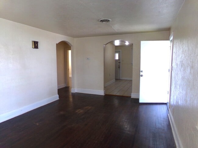 Building Photo - 4225 Hacienda St