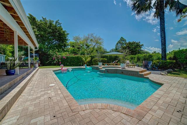 Building Photo - 8750 SW 125th Ter