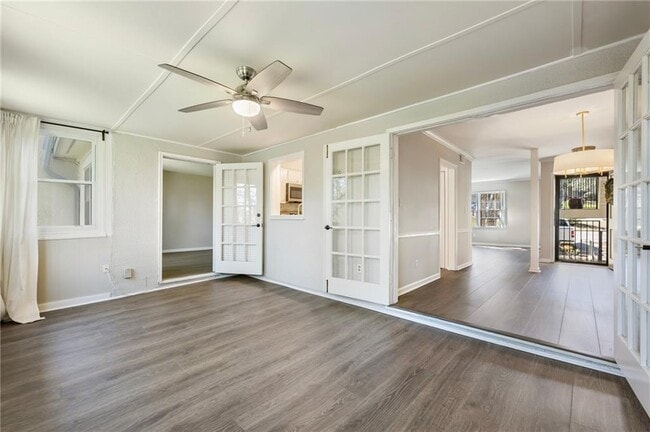 Building Photo - 162 Amherst Pl NW