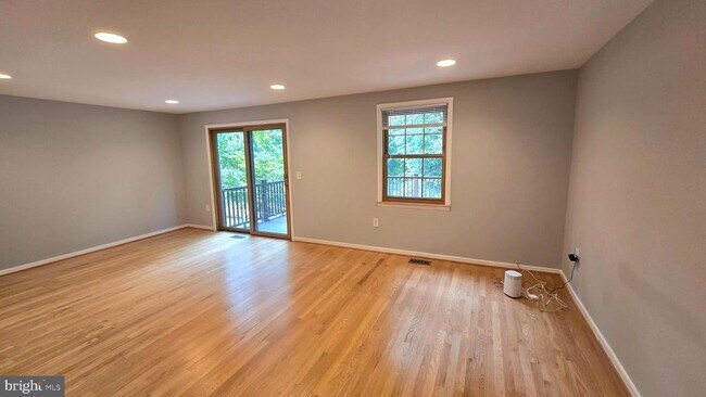 Building Photo - 5987 Clerkenwell Ct
