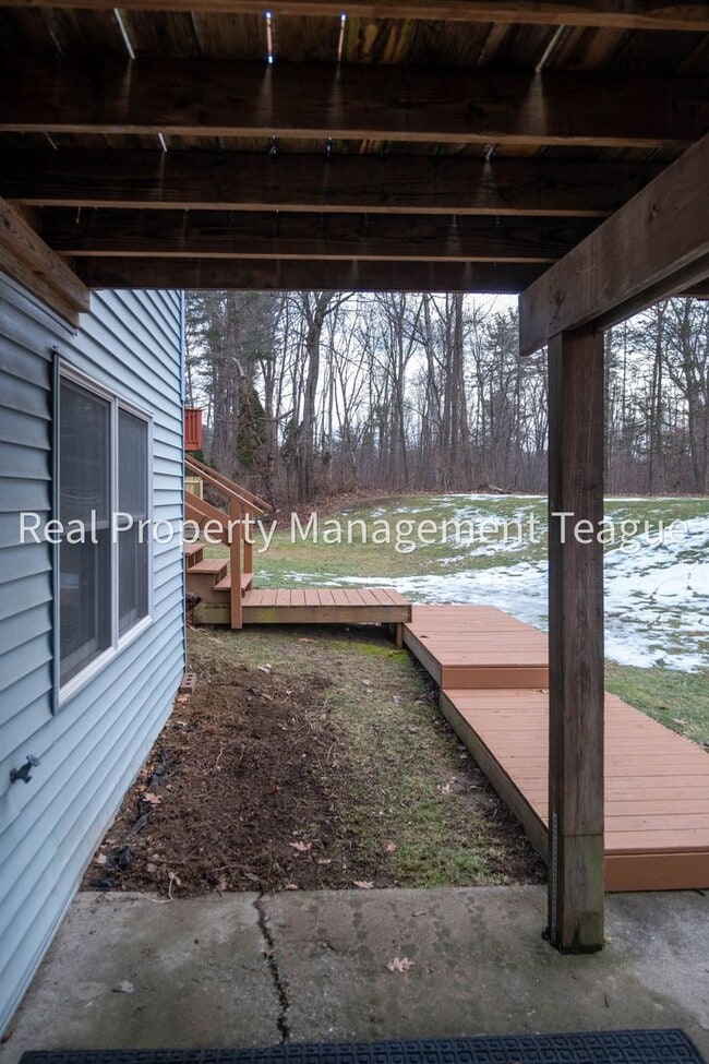 Building Photo - Heat and Utilities Paid by Owner!