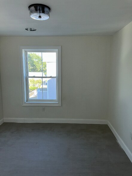 Building Photo - 15 Sybaris St