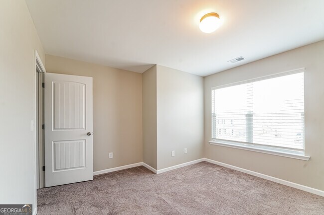 Building Photo - 38 Moss Way