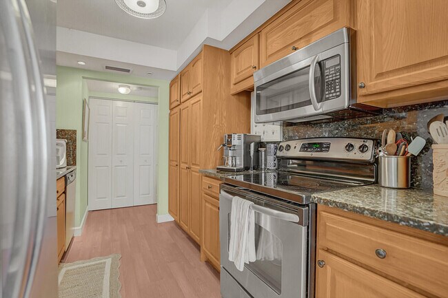 Building Photo - 531 N Ocean Blvd