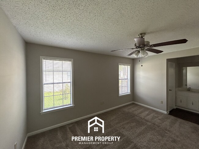 Building Photo - Stunning 3BR/2BA Near Southwind | 2,079 Sq Ft, Built-Ins, Fireplace & Covered Patio