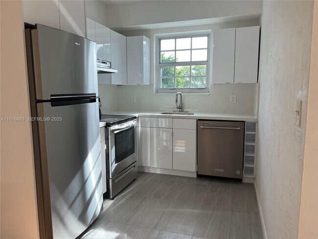 Building Photo - 440 NE 63rd St