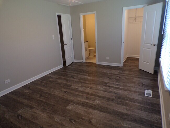 Building Photo - 1823 Shetland Rd