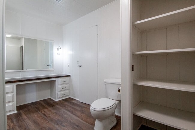 Building Photo - $500 MOVE IN SPECIAL Manufactured Home for Rent in Redding CA | 1 Acre, Large Deck, Pet Friendly