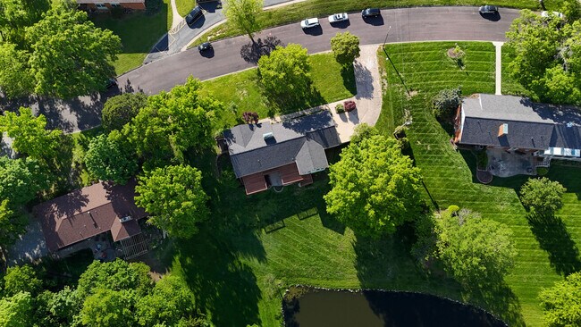 Building Photo - 1022 Queen Ann Dr