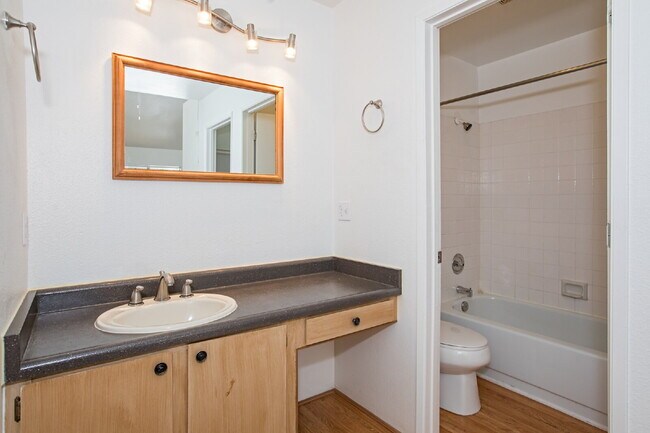 Building Photo - "Charming 2-Bed, 2-Bath Haven on Tripp Drive – Cozy Living in Reno!"