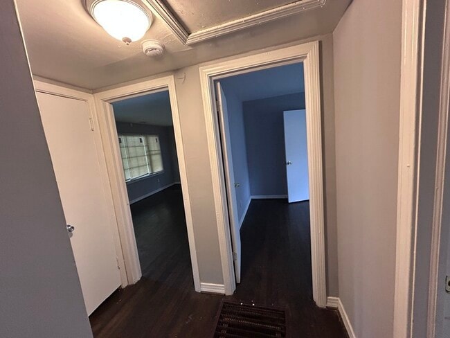 Building Photo - 3402 33rd Ct N