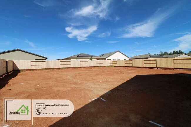 Building Photo - 2141 Hilltop Dr