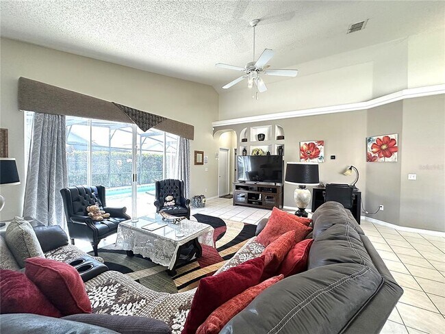 Building Photo - 16724 Rolling Green Dr