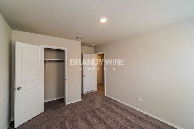 Building Photo - 3 BEDROOM - DURBIN