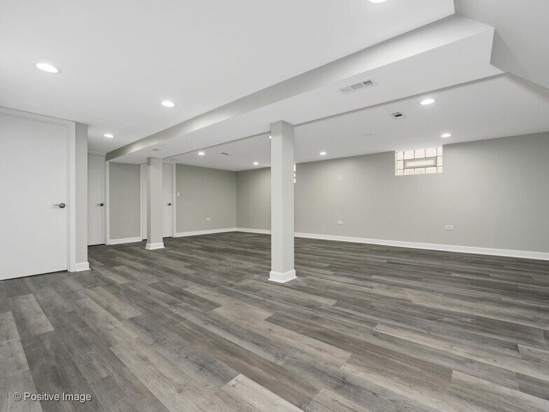 Building Photo - 14341 Dobson Ave