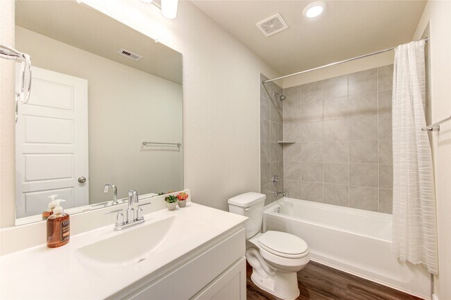 Building Photo - 7639 Tramontana Ln