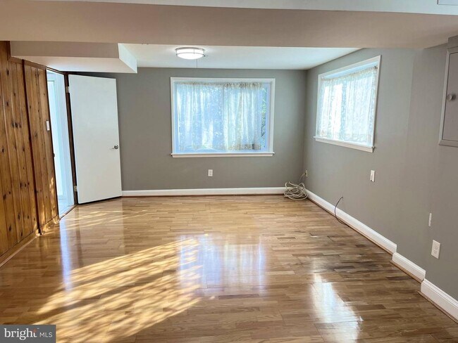 Building Photo - 6316 Bren Mar Dr