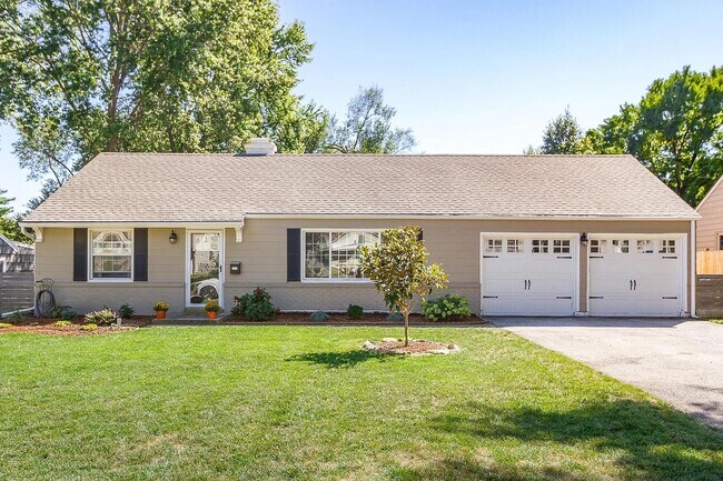 Primary Photo - Gorgeous 3 Bedroom 2 Bathroom in Prairie V...