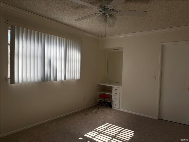 Primary Photo - 11543 Swinton Ave