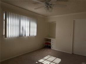 Building Photo - 11543 Swinton Ave