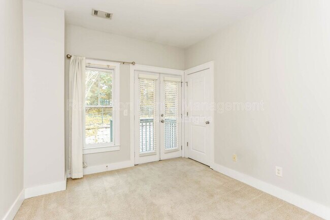 Building Photo - 1284 Jandras Ln SE