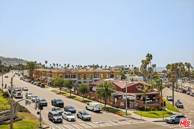 Building Photo - 1700 S Pacific Coast Hwy