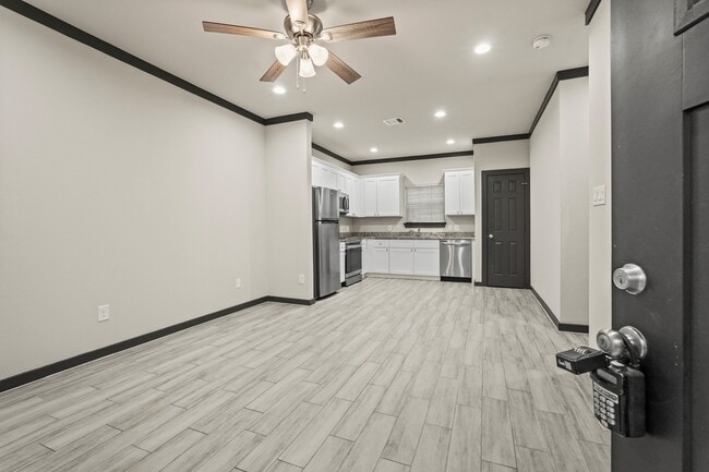 Building Photo - 4802 Cruse Rd