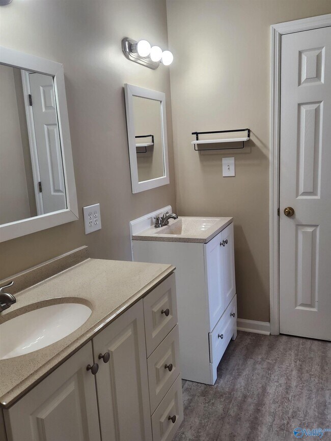 Building Photo - 106 Longleaf Ln