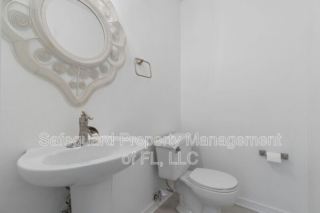 Building Photo - 3893 Paradise Bay Dr
