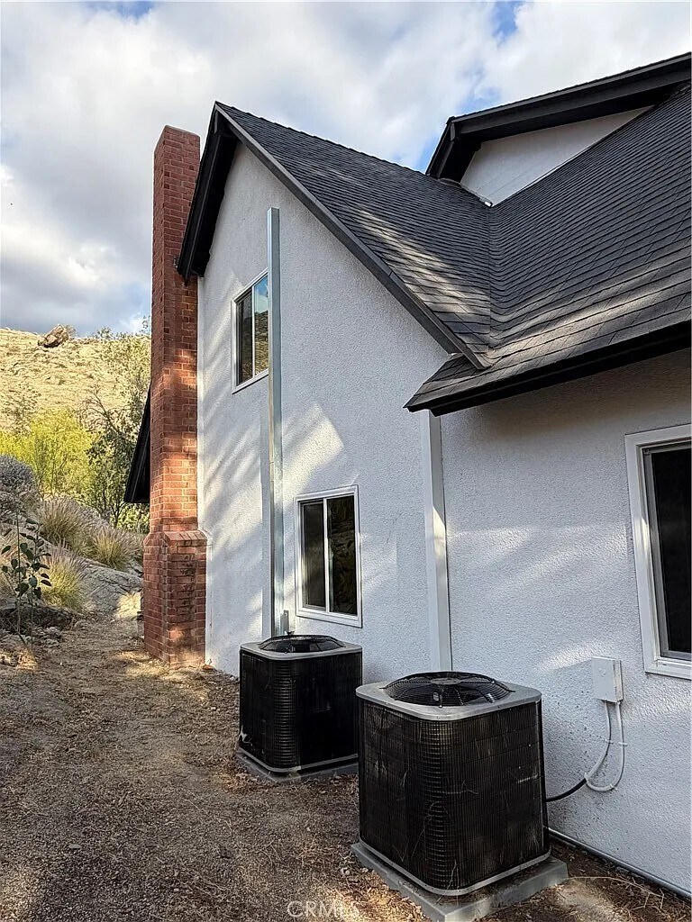 Building Photo - 755 Huston Dr