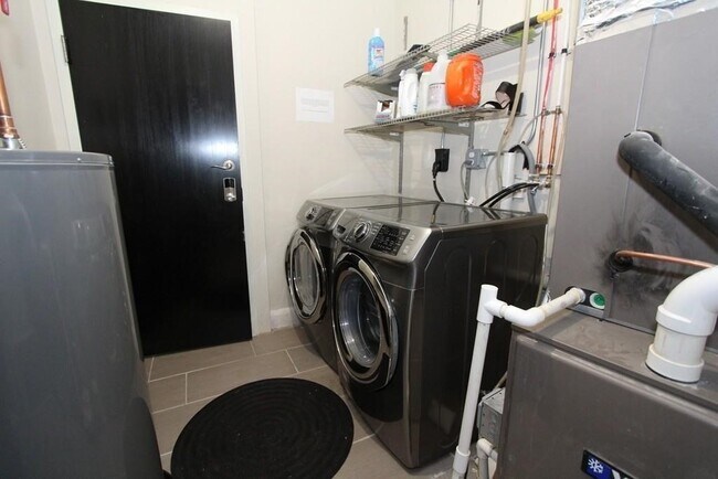 Building Photo - 48 Winter St