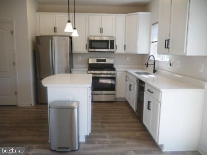 Building Photo - 2517 Drake Ln
