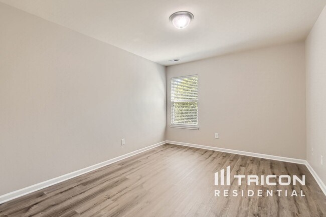 Building Photo - 1804 Hoosac Dr