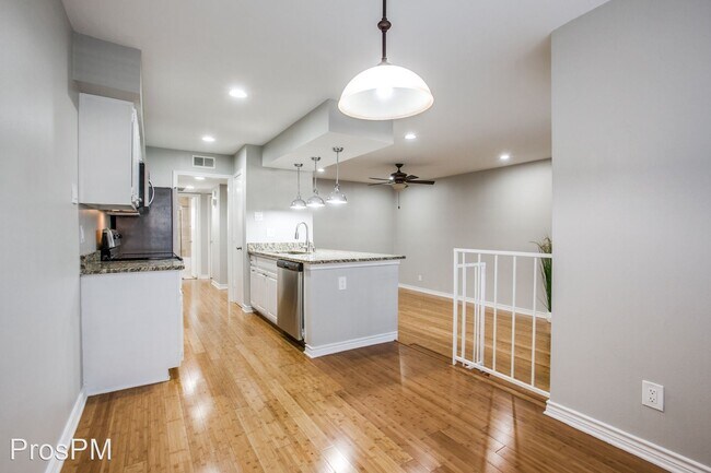 Building Photo - 1 br, 1 bath House - 7525 Holly Hill Drive...