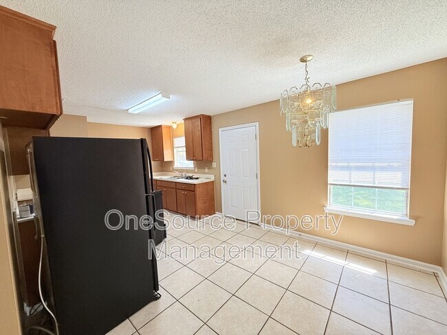 Building Photo - 2135 Hamilton St