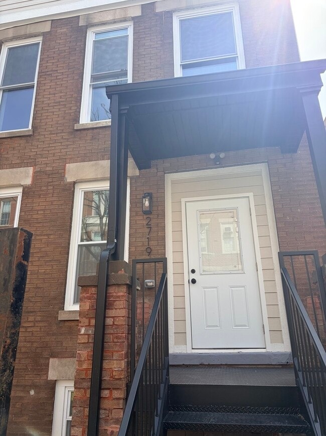 Building Photo - 2719 W Augusta Blvd