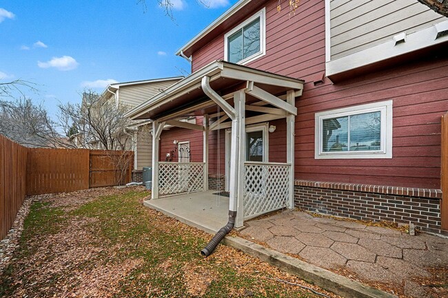 Building Photo - 3 Bedroom 2.5 Bathroom is Old Town Arvada